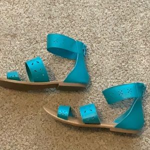 Crazy 8 sandals